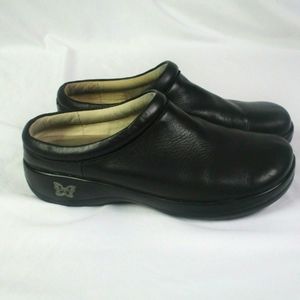 Alegria black leather clogs